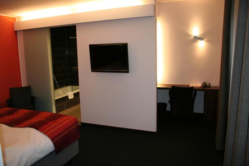 Deluxe Double Room image 3