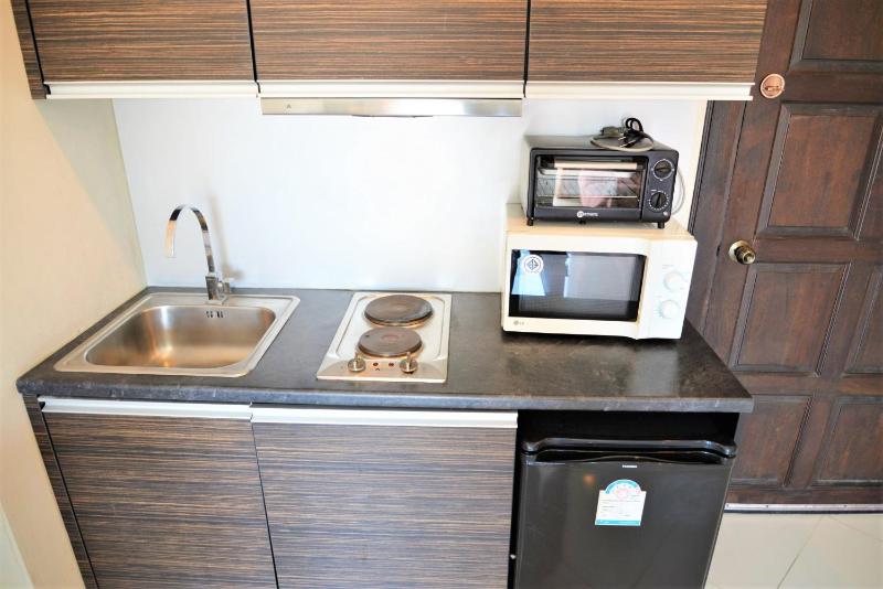 Park Lane studio apartment with swimming pool view Pattaya - image 5