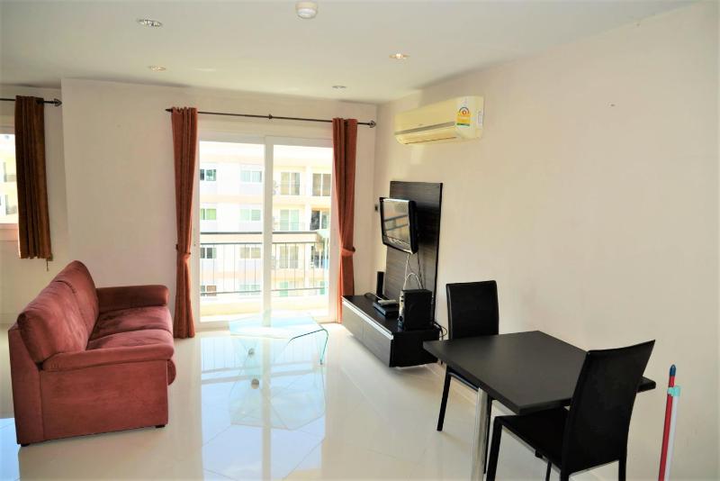 Park Lane studio apartment with swimming pool view Pattaya - image 13