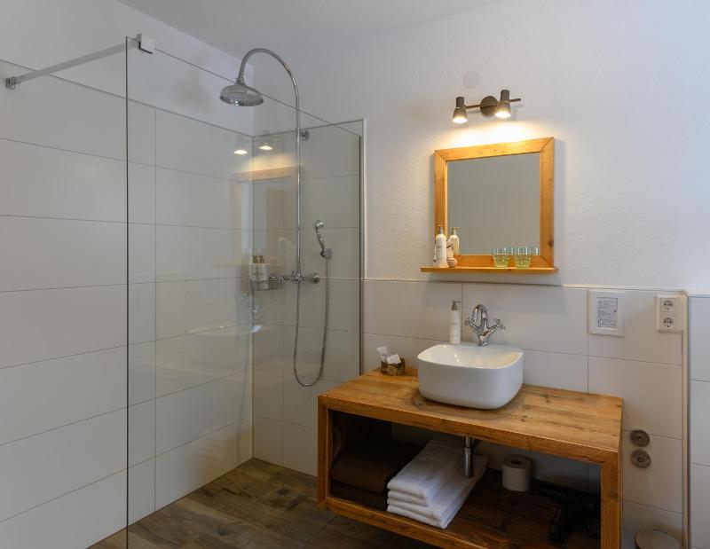 Deluxe Double Room image 2