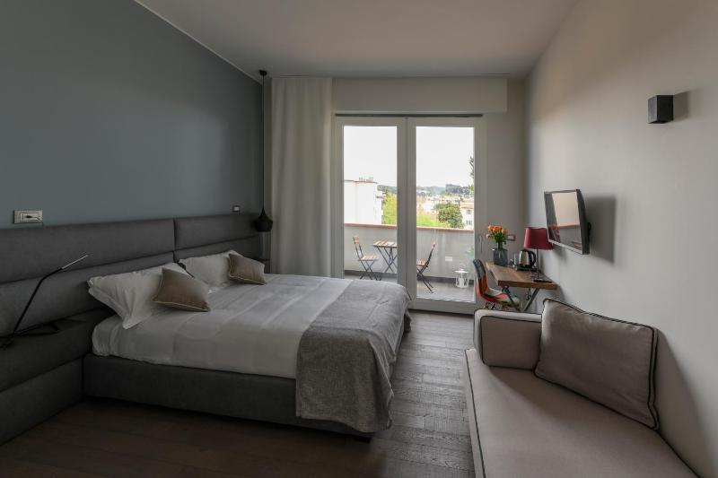 Superior Double or Twin Room with Terrace image 2