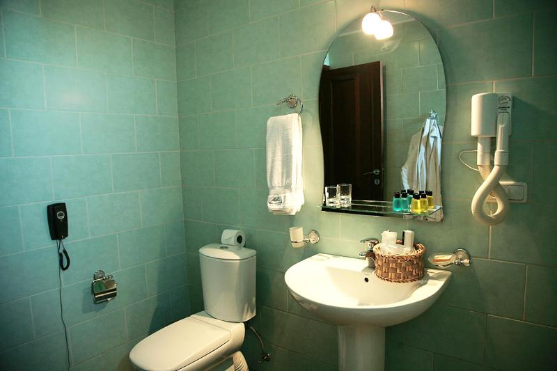 Family Room image 4