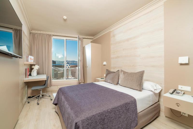 Salles Hotel Pere Iv - image 10