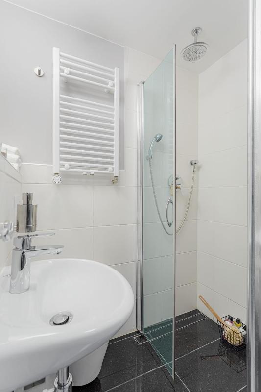Single Room image 3