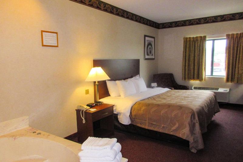 King Room with Spa Bath - Non-Smoking image 2