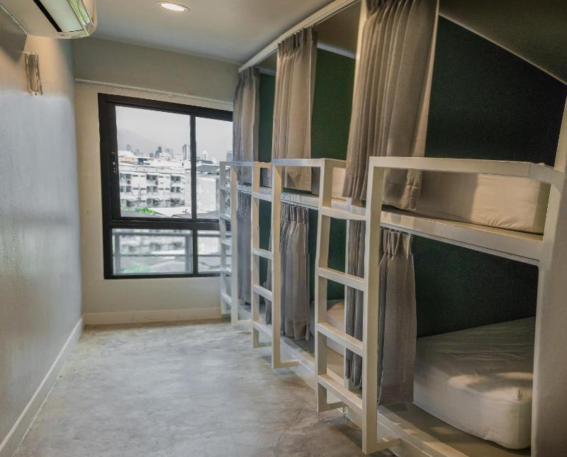 Bed in 6-Bed Mixed Dormitory Room image 4