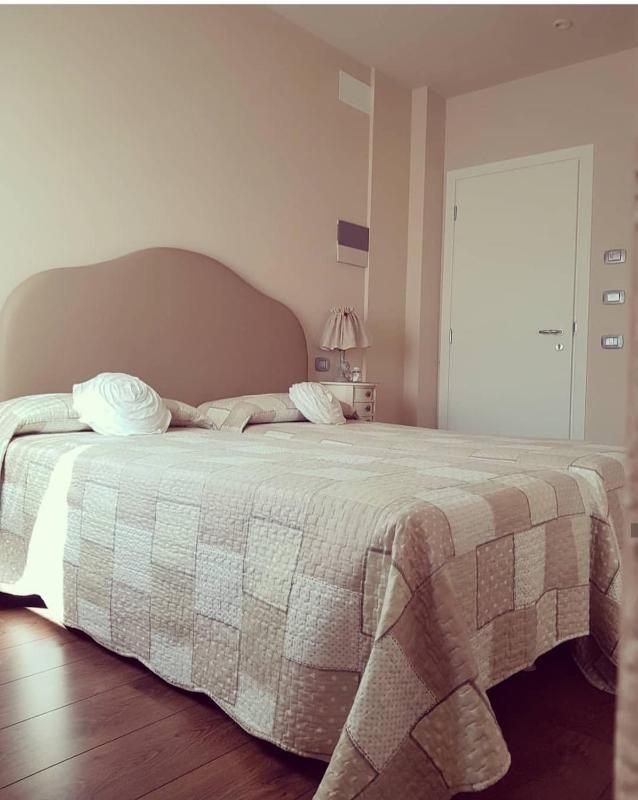 Deluxe Room image 3