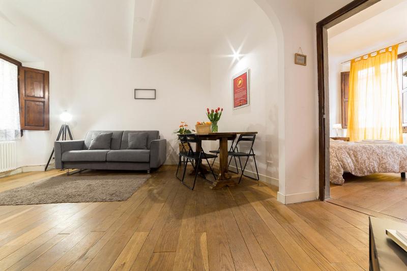 One-Bedroom Apartment image 2