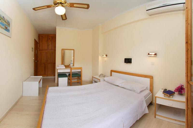 Double or Twin Room with Sea View image 2
