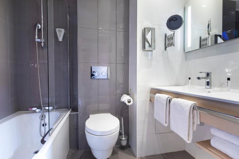 Junior Suite (4 Adults) image 4