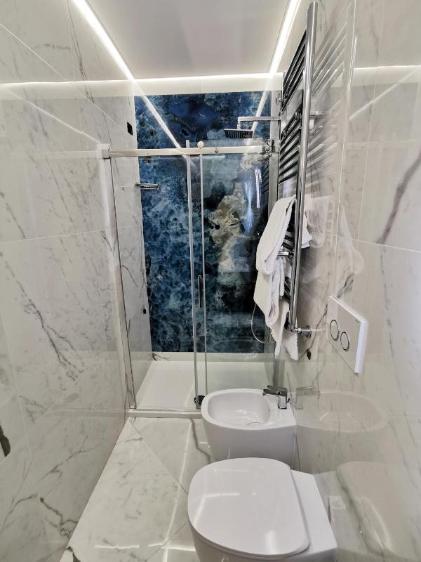 Deluxe Double or Twin Room image 4