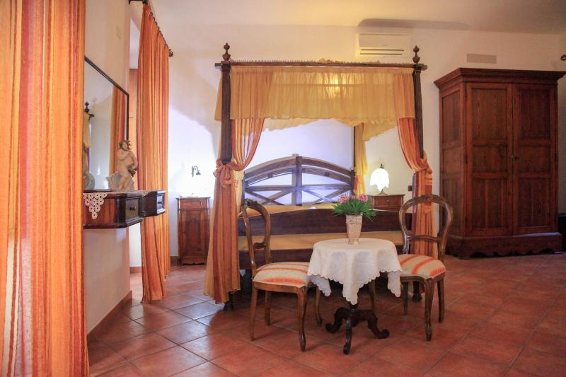 Donnaciccina Accomodation - image 49