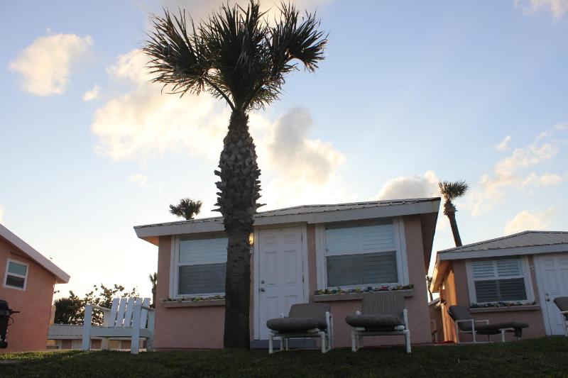Shoreline Suites & Cabana Cottages – Beachfront - image 4
