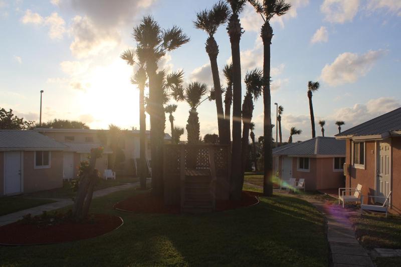 Shoreline Suites & Cabana Cottages – Beachfront - image 6
