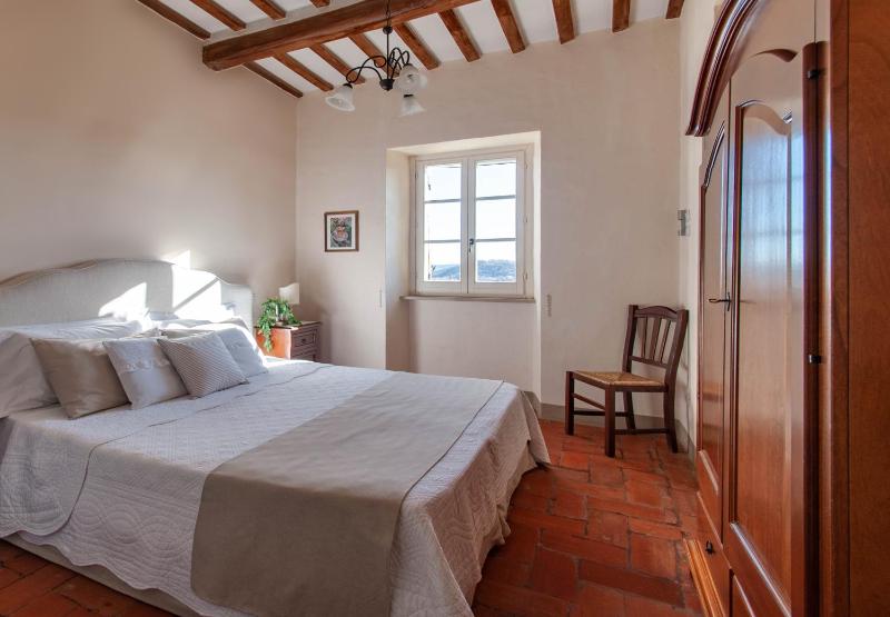 One-Bedroom Apartment image 1