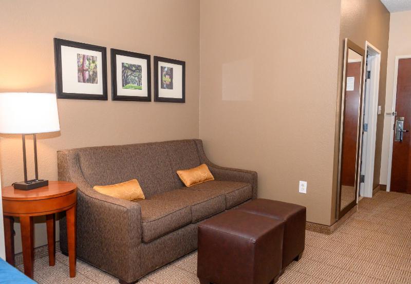 King Suite - Non-Smoking image 2