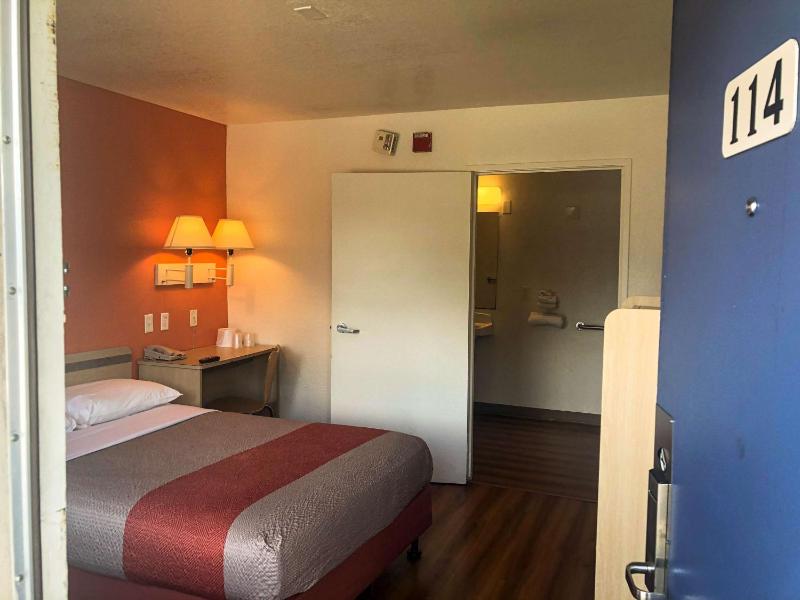 Motel 6 Jacksonville FL - Orange Park - image 39