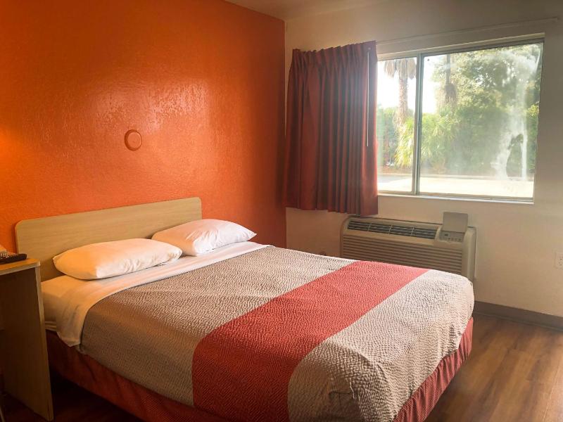 Motel 6 Jacksonville FL - Orange Park - image 13