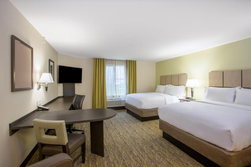 Studio Suite with Two Queen Beds image 3