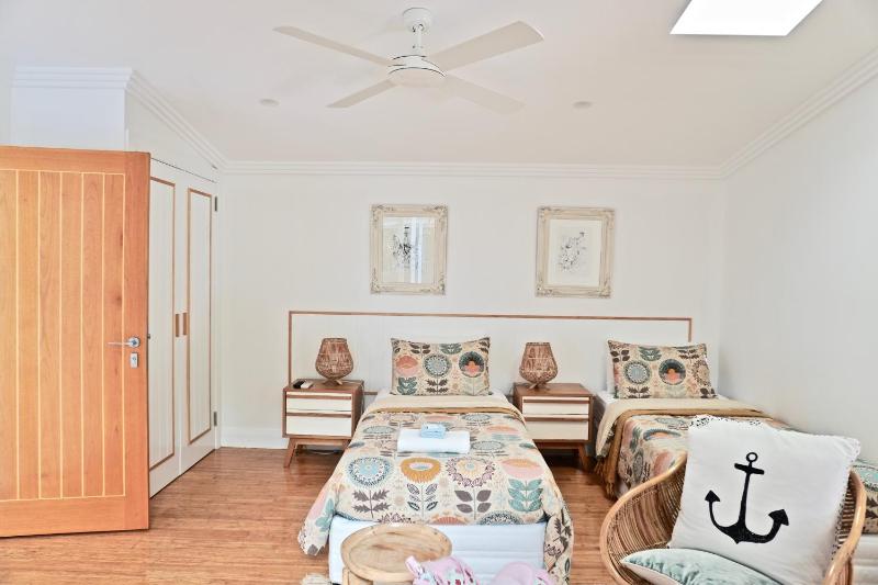 Pineapple Petes Beach House - image 24