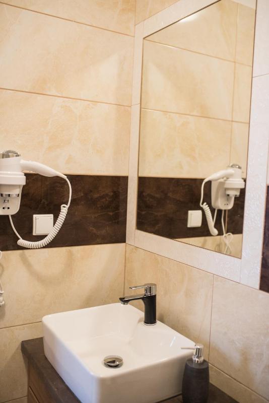 Family Room with Shower image 3