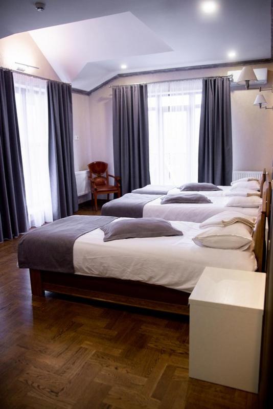 Superior Triple Room image 4
