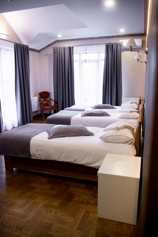 Superior Triple Room image 2