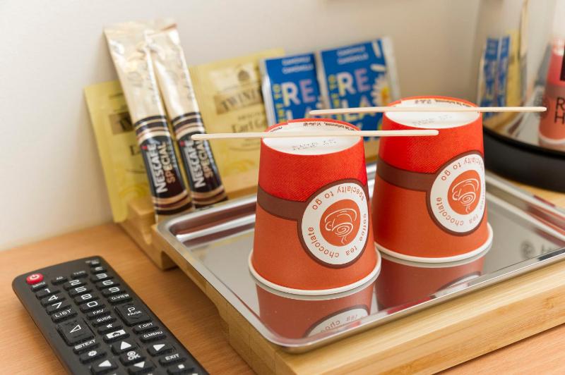 Standard Twin Room image 1