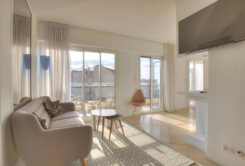 VER6-Two bedrooms Cannes Center Images