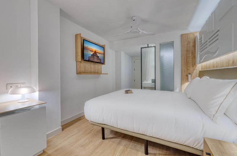 Double Room (1 Adult + 1 Child) image 3