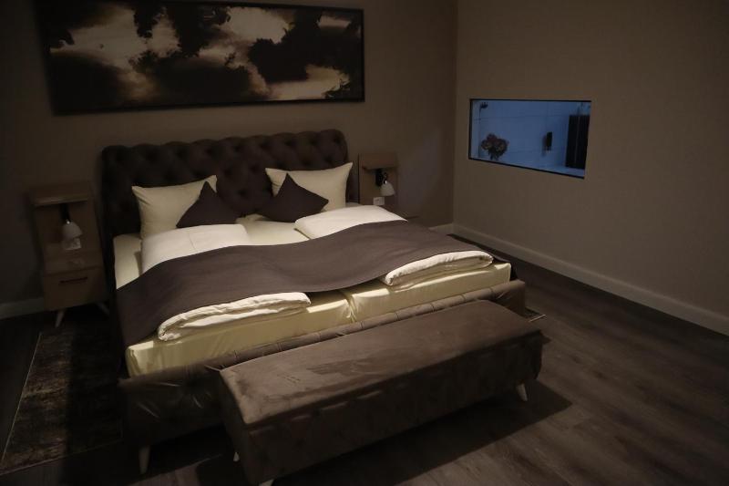 Superior Double Room image 4