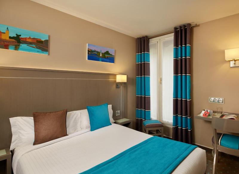 Double Room with Bath image 3