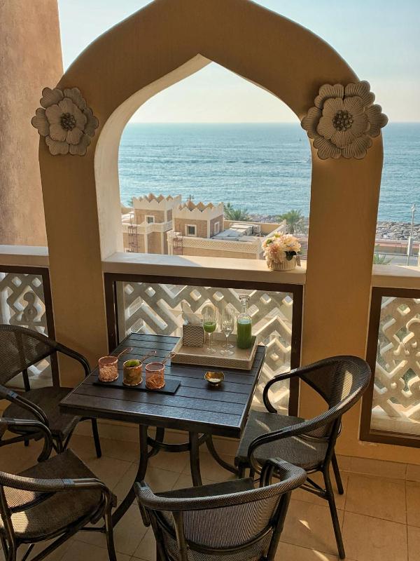 Two-Bedroom Apartment with Balcony and Sea View image 4