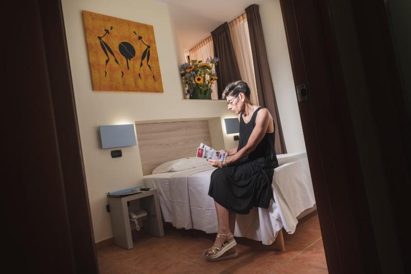 Single Room image 1