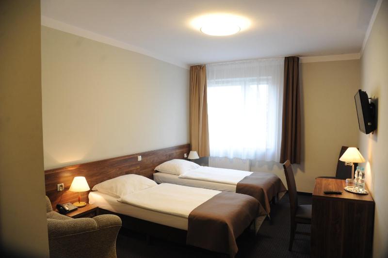 Twin Room image 2