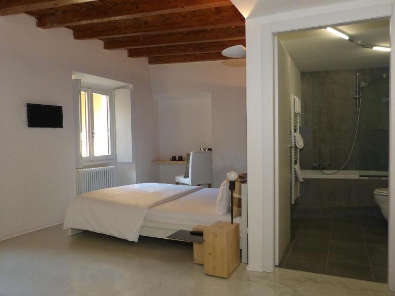 Fontana Rooms - image 12