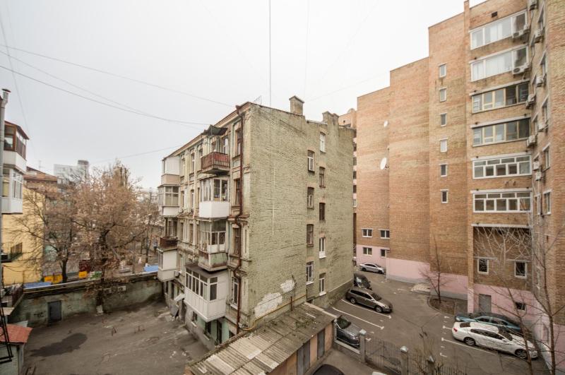 Apartment with Balcony image 3
