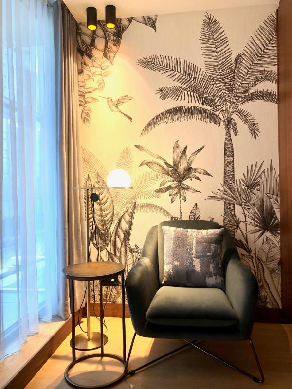 Deluxe Double Room with Balcony image 4