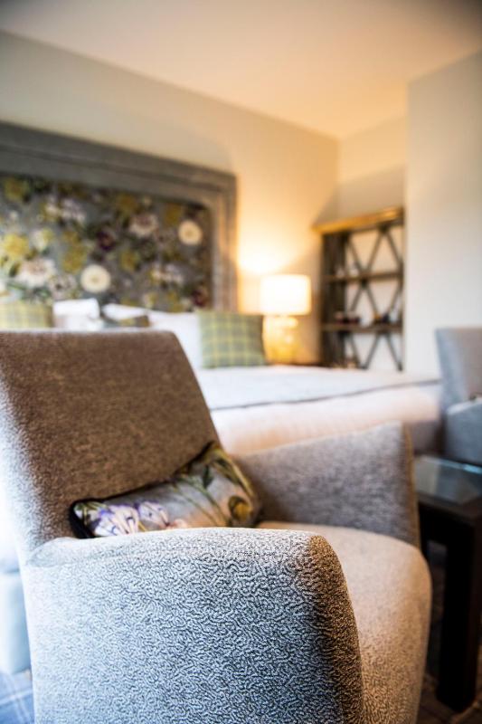 Feature Double Room with Glass Juliet Balcony image 3