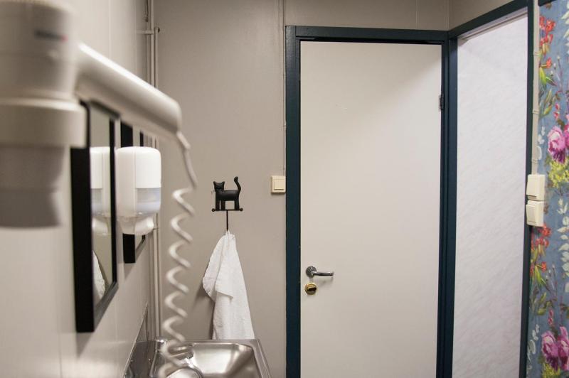 Twin Room with Shared Bathroom image 2