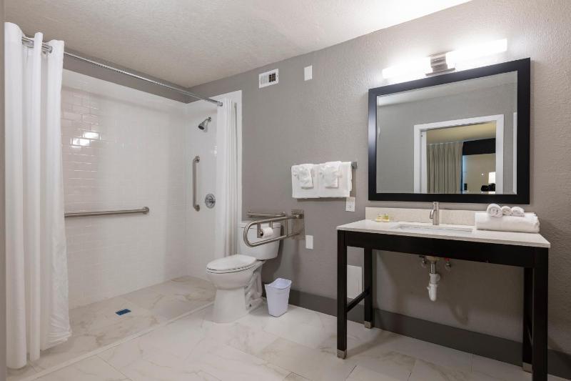 King Room - Disability Access image 2