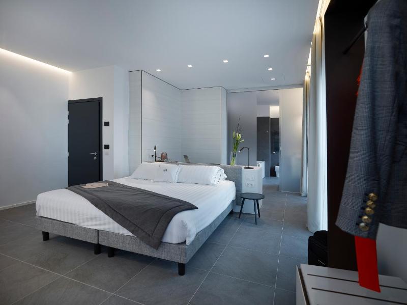 Junior Suite image 3