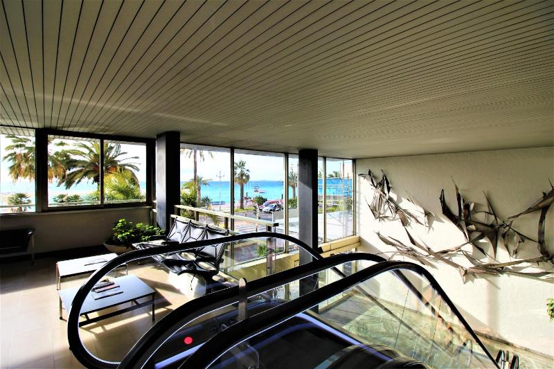 Studio Royal Lux by Booking Guys - image 9