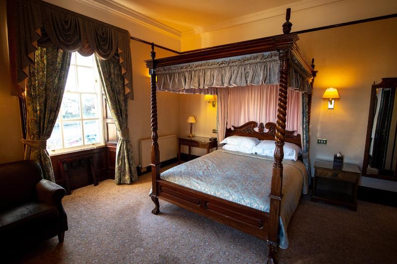 Deluxe King Room image 2