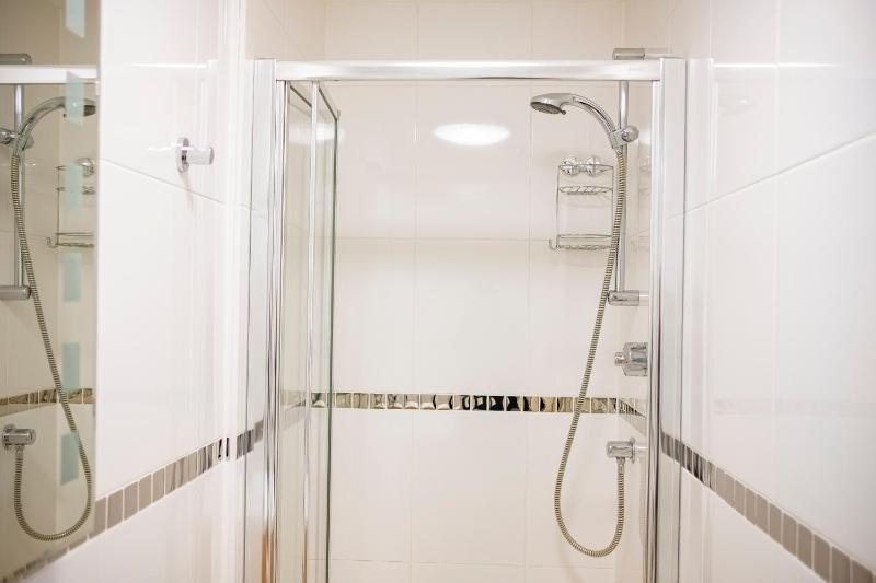 Single Room with Shower - 2nd Floor image 2