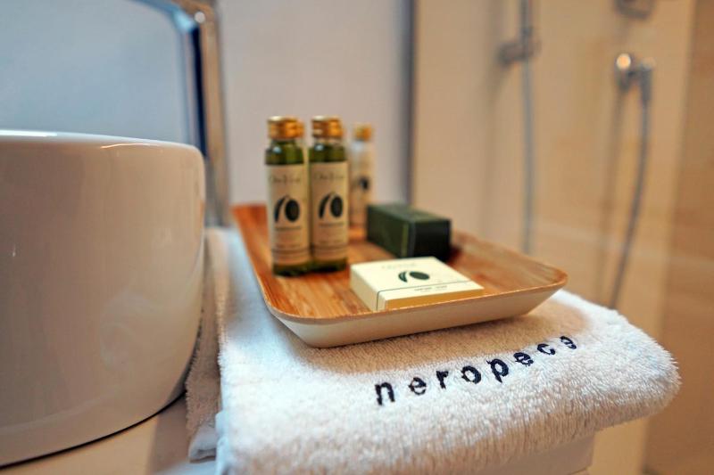 Superior Double Room image 3