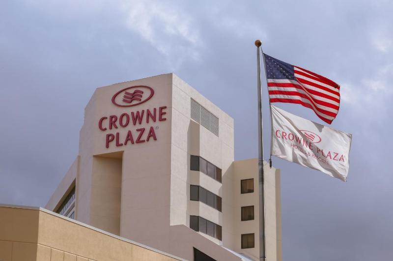 Crowne Plaza Virginia Beach Town Center by IHG - image 26