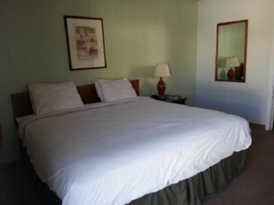 King Room image 3