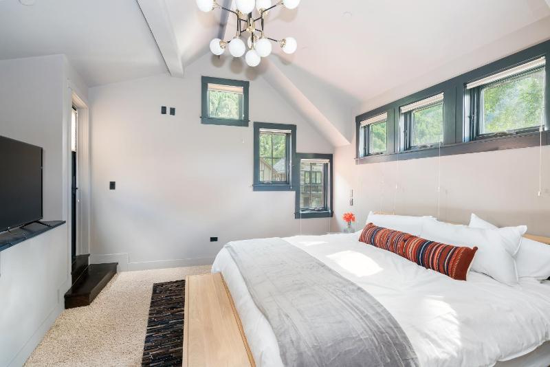 Four-Bedroom Holiday Home image 2