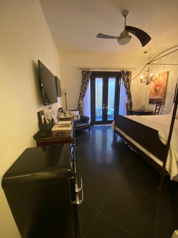 Superior King Room image 2